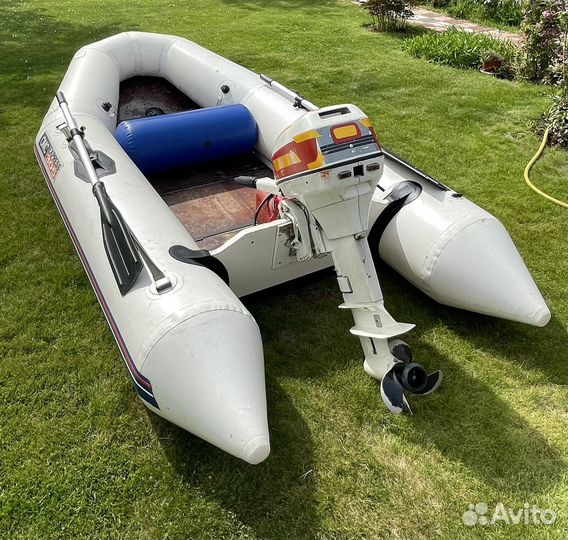 Надувная лодка Zodiac с мотором Johnson 9,9