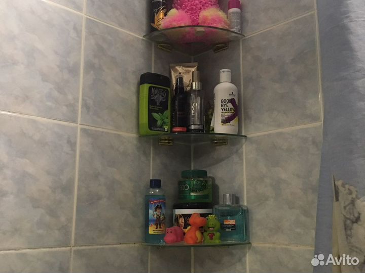 Полочка стеклянная для ванной комнаты