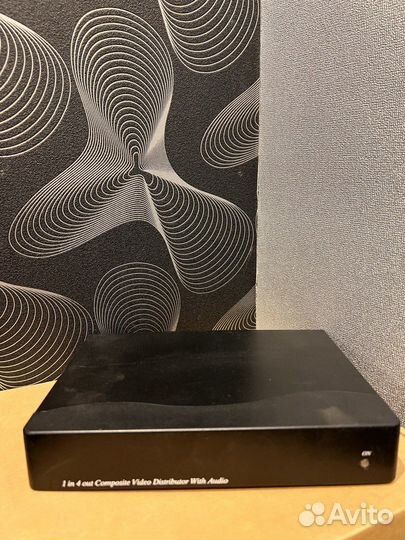 Усилитель-распределитель композитного видео 1 х 4
