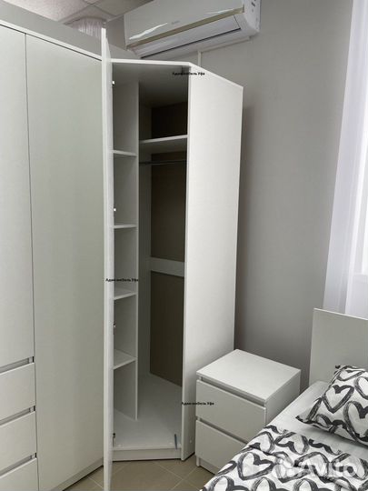 Шкаф угловой