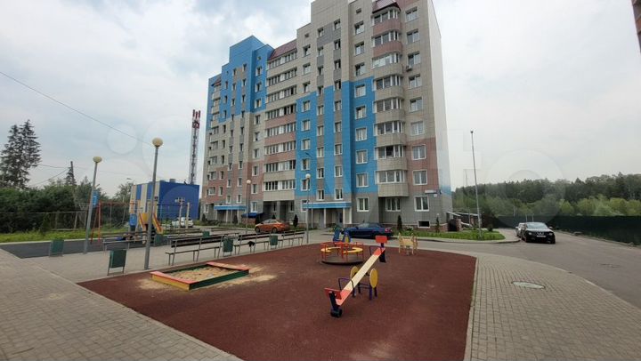 2-к. квартира, 65 м², 4/10 эт.