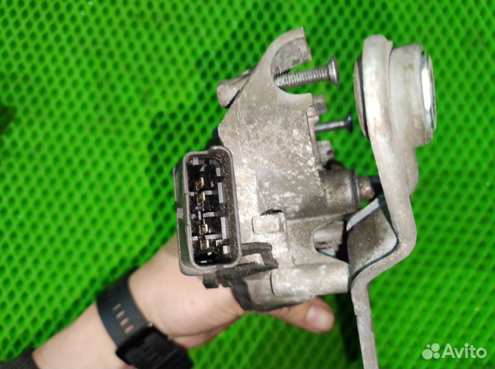 Моторчик мотор стеклоочистителя Nissan Note E11