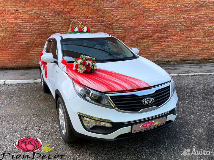 Свадебные украшения на машину в красном цвете № 38