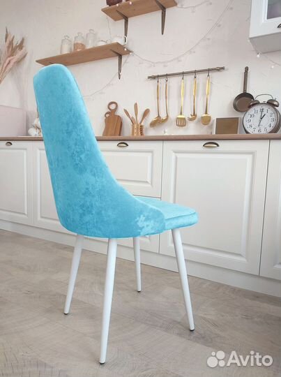 Кухонные металлические стулья со спинкой