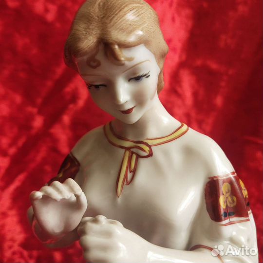 Статуэтка Гадание на ромашке