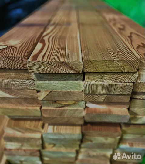 Качественные доски лиственницы 25x100 мм, строганная поверхность