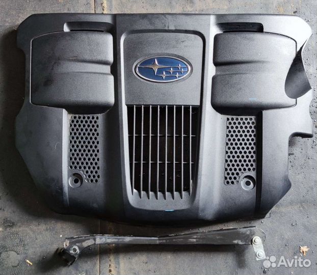 Крышка двигателя Subaru