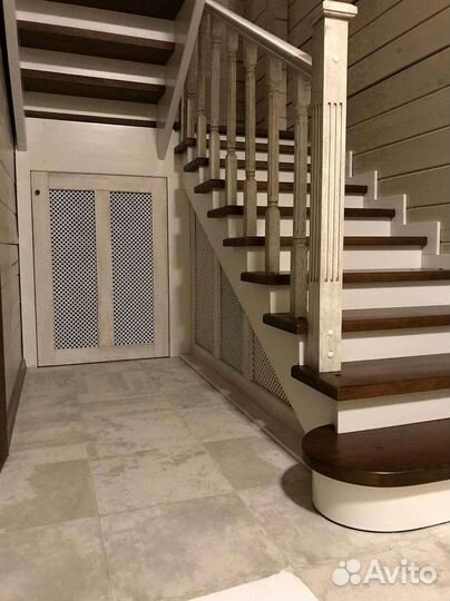 Лестница на металлическом каркасе