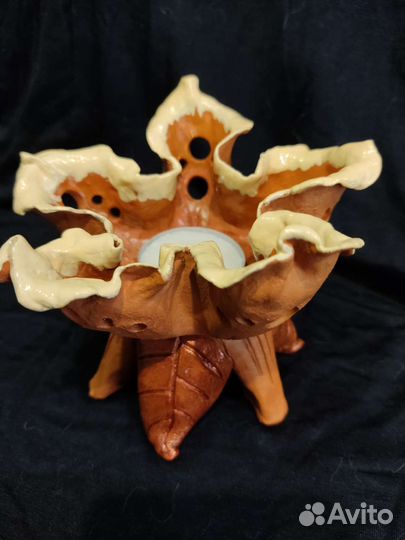 Подсвечник в форме цветка