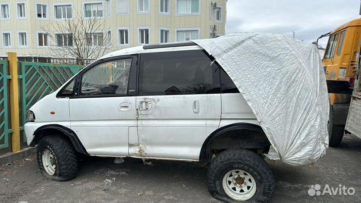 Mitsubishi Delica 2.8 AT, 1998, битый, 111 111 км