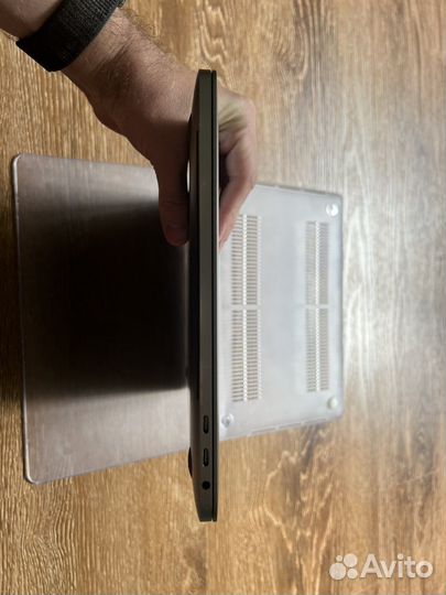 Apple MacBook Pro 2016 4ядра i7 ssd 512+комплект