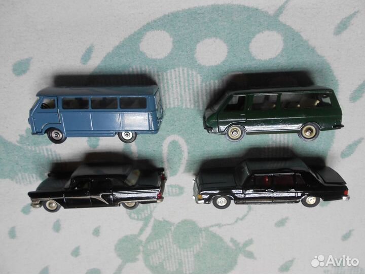 Модели авто СССР 1:43 Чайка с Мишкой Олимпийским