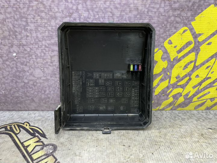 Крышка блока предохранителей Lancer X Лансер 10