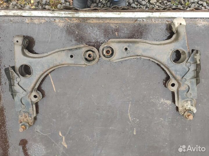 Рычаги передние VW Passat B3 В4