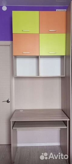 Полка настенная навесная и стол