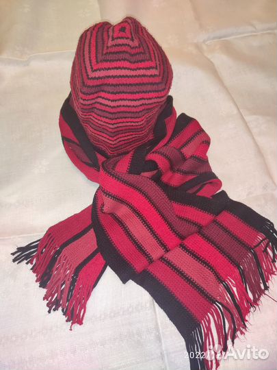 Шапка с шарфом для девочки