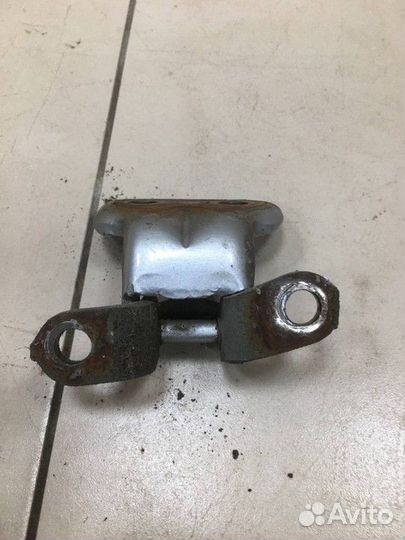 Петля двери задней правой верхняя Toyota Camry