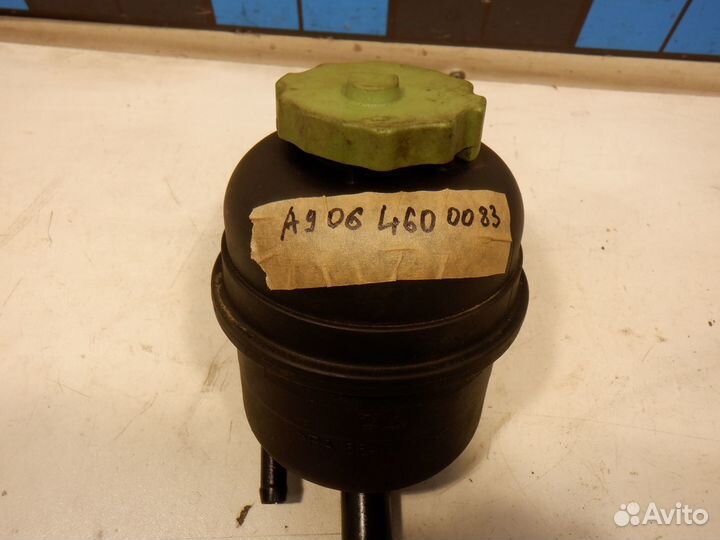 Бачок гидроусилителя Mercedes W906 2.5TDI