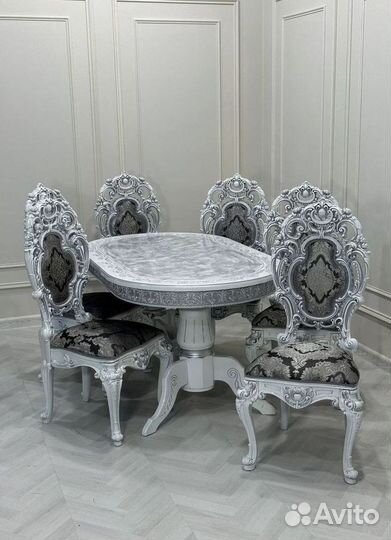 Столы и стулья. Комплект