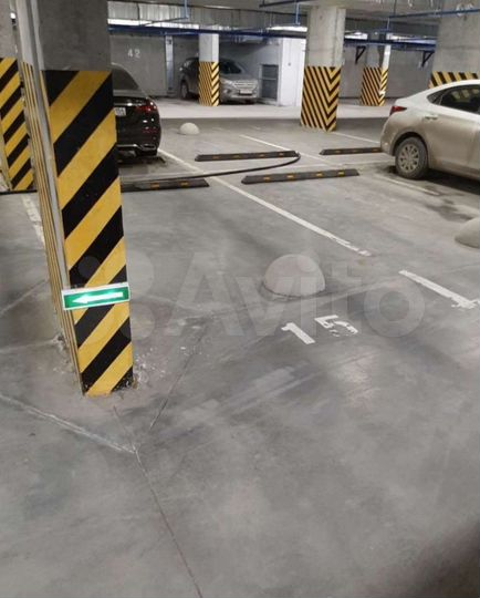 Машиноместо, 14 м²