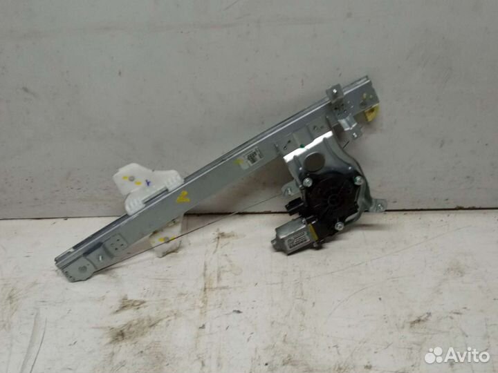 Стекло подъемник задний левый Hyundai Creta 1