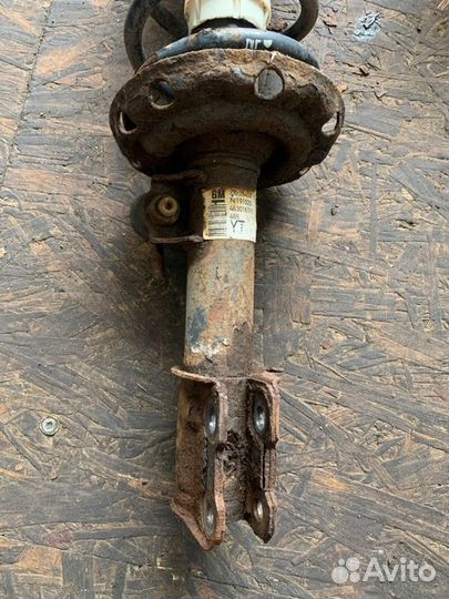 Стойка подвески передняя правая Opel Corsa C