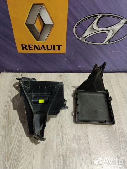 Корпус блока предохранителей реле Renault laguna 3
