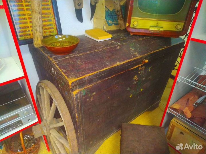 Сундук старинный большой