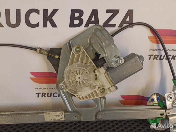 Стеклоподъемник электрический левый