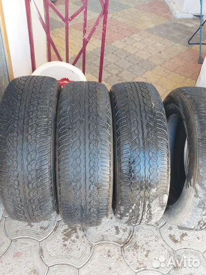 Yokohama Parada Spec-X 225/65 R17