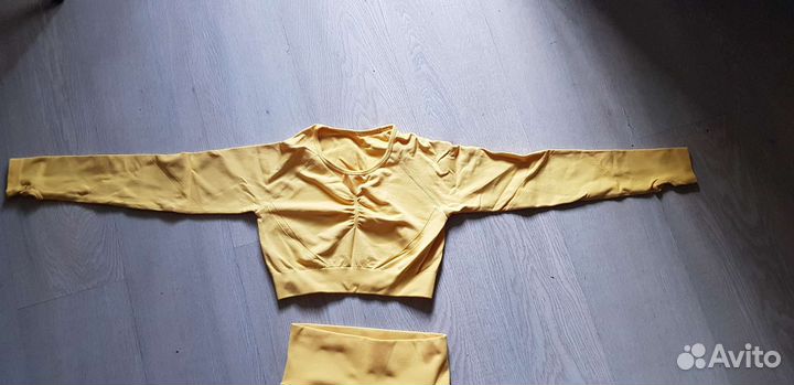 Спортивный костюм для занятий спорта и фитнеса