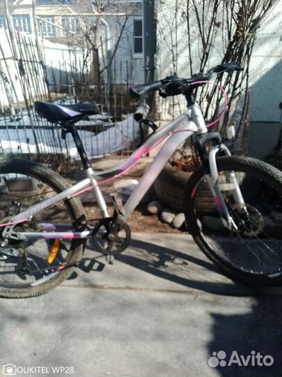 Спортивный велосипед семь скоростей