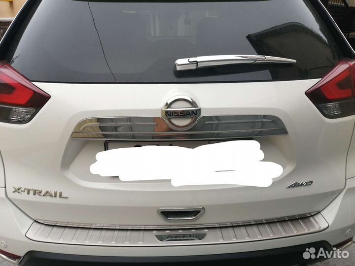 Хромовая накладка Nissan x-trail