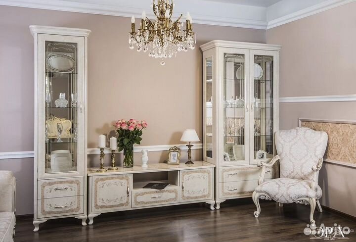 Тумба в гостиную Патрисия крем корень глянец