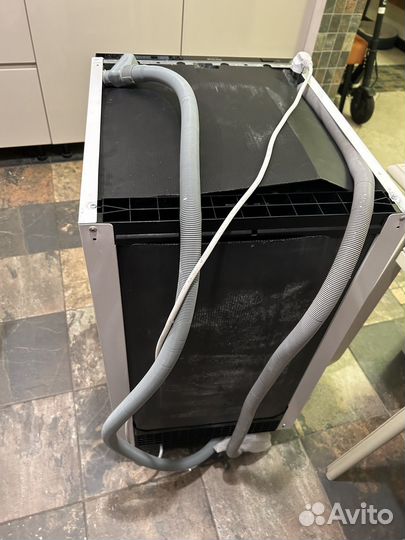 Полновстроенная посудомоечная машина на 450