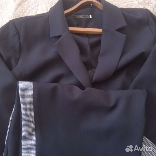 Брючный костюм женский