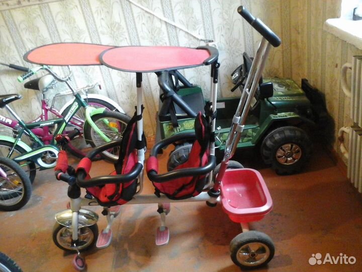 Велосипед двойной с ручкой 