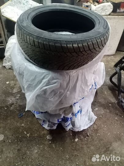 Grenlander IceHawke 1 215/55 R18