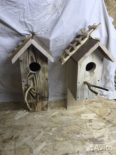 Кормушка для птиц и скворечники