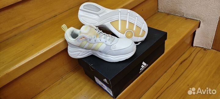 Кроссовки Adidas 39 размер оригинал