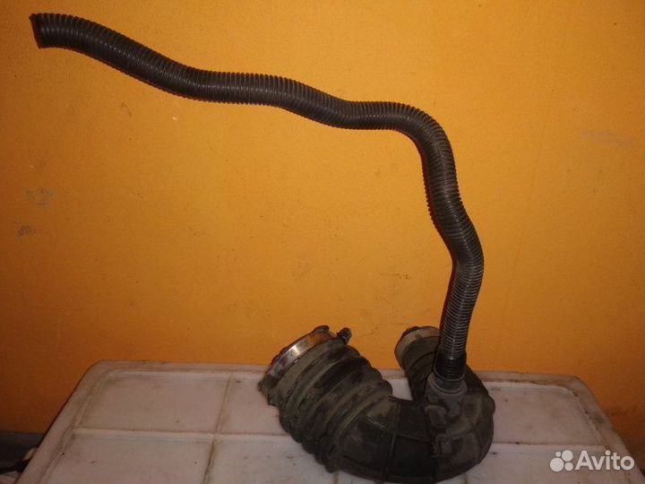 Патрубок воздушного фильтра Audi A6 C6 caha 2010