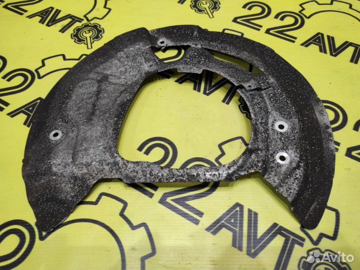 Щиток тормозного механизма передний левый Bmw X5