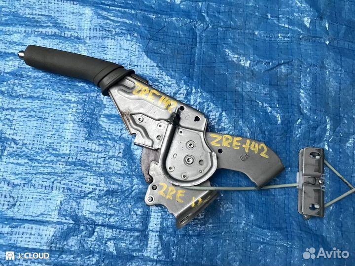 Тросик ручника на toyota corolla axio ZRE142 2zrfe
