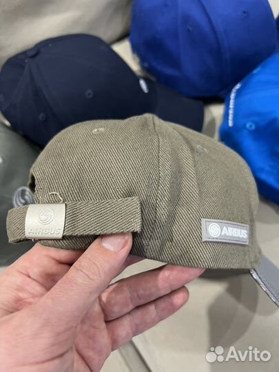 Бейсболки от компании Boeing и Airbus