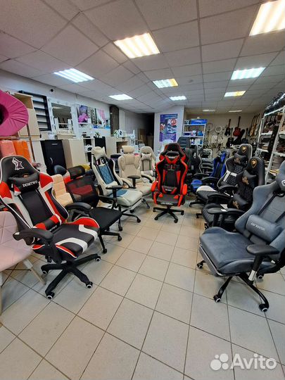 Компьютерное кресло новое