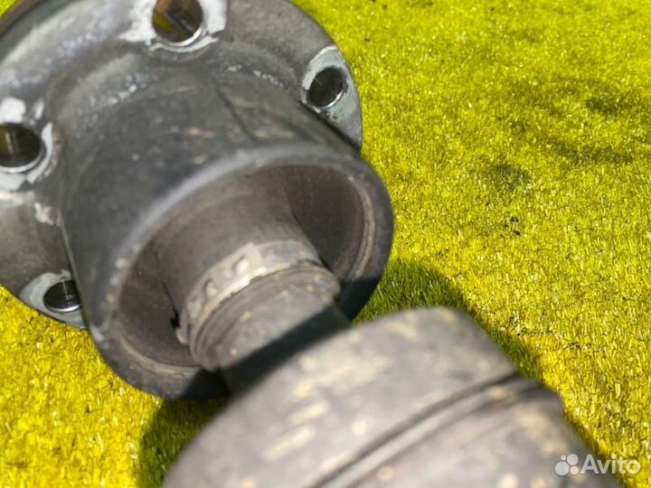 Карданный вал передний Mercedes-Benz