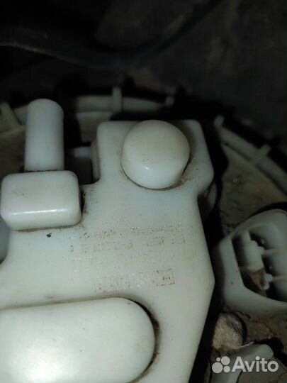 Бензонасос Toyota Prius хэтчбек iiixw30 1.8 JP