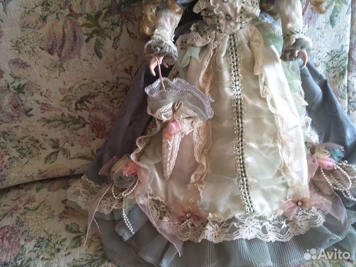 Кукла фарфоровая коллекционная