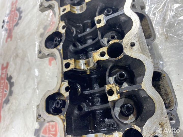 Головка блока цилиндров правая Mercedes-Benz