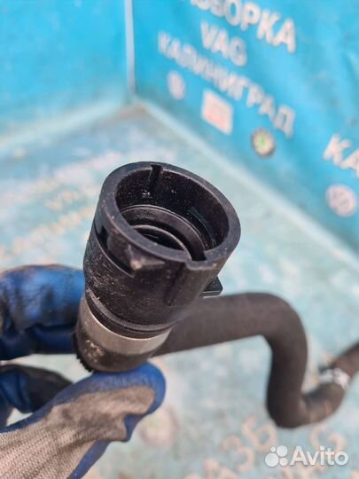 Патрубок охлаждения. 4H0121449Q